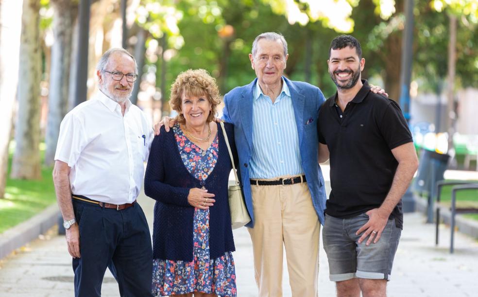 Rafael Escudero, Esther Anguiano, Jesús Gil-Gibernau y Kamal Majaiti, cuatro pacientes residentes en La Rioja a los que la ostomía les cambió la vida y la forma de vivirla. / SONIA TERCERO