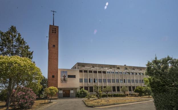 Instalaciones de los franciscanos en Calleja Vieja, muy próximas a avenida de Madrid. / JUSTO RODRÍGUEZ