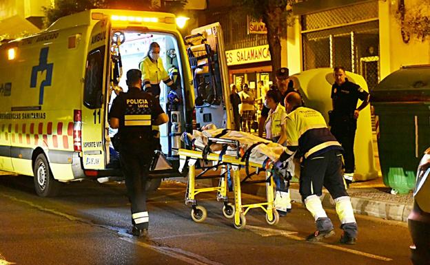 Una chica se precipita de un cuarto piso en Logroño