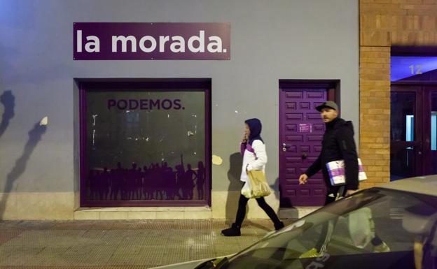 Antigua sede de Podemos, ya abandonada, en Logroño. / SONIA TERCERO