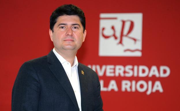 El científico riojano Javier García, doctor honoris causa por la Universidad de La Rioja