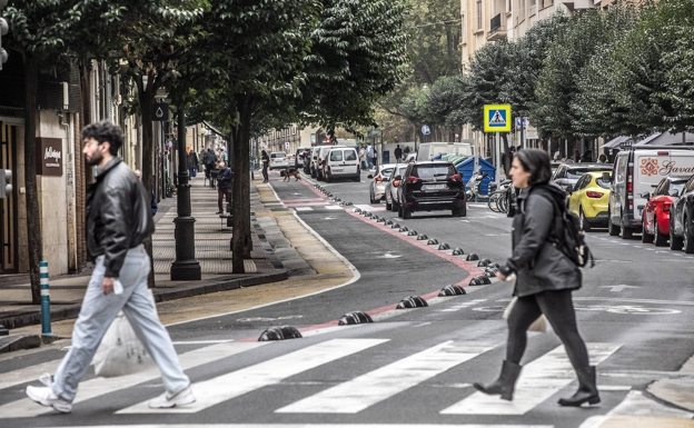 La calle Duquesa de la Victoria, donde ya se anuncian nuevas obras, en una imagen de la pasada semana./ Justo Rodríguez