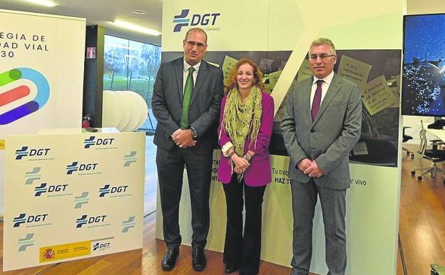 Javier Llamazares, Beatriz Zúñiga y José Angel Lacalzada. /G. L. R.