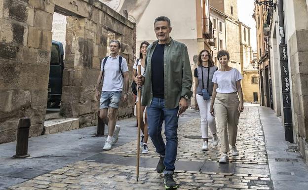 Escobar y otros concejales del PP, haciendo el Camino de Santiago, en una imagen de archivo. /JUSTO RODRÍGUEZ