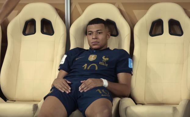 Kylian Mbappé, abatido tras la final del Mundial./Juan Ignacio Roncoroni / efe