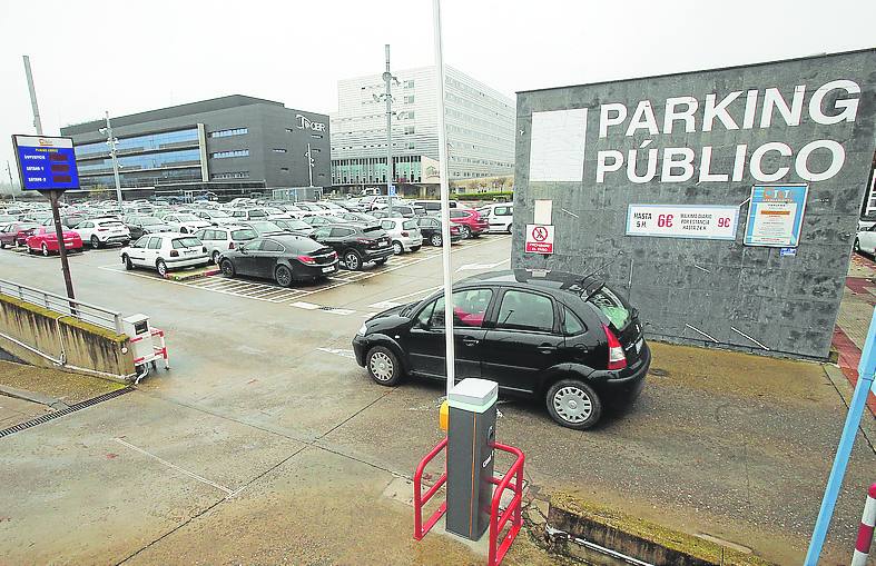 Parking del CIBIR. /JUAN MARÍN