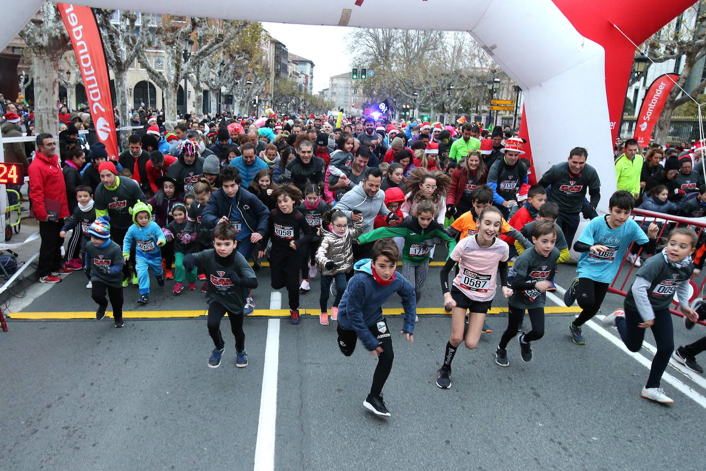 Imagen de la salida de una de las pruebas de una pasada edición de la San Silvestre logroñesa. /Juan Marín