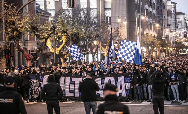 Entre el blanco, el azul y el rojo