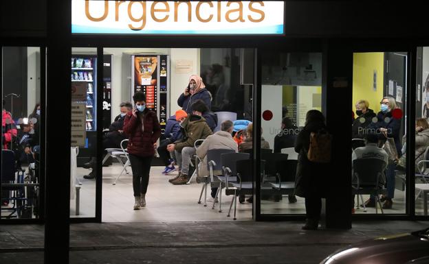 Pacientes en Urgencias el pasado 12 de enero. / JUAN MARÍN