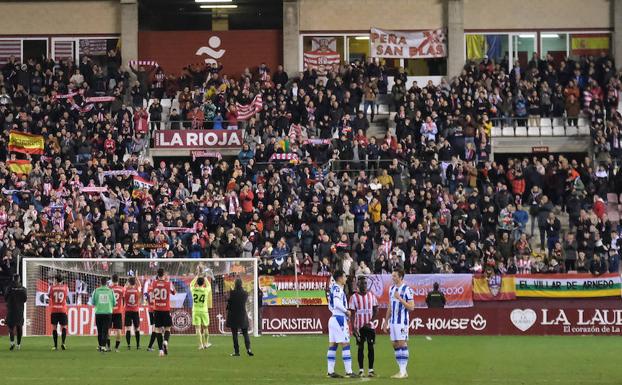 Imagen que presentaba el Fondo Sur de Las Gaunas en el partido de Copa ante la Real Sociedad/Fernando Díaz