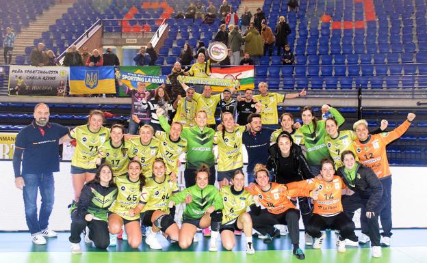 El Grafometal celebra su primera victoria./Miguel Herreros