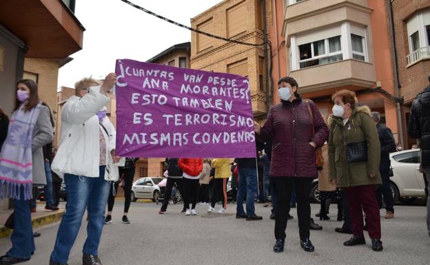 Concentración contra la agresión que sufrió Ana, en Azagra, en 2021./