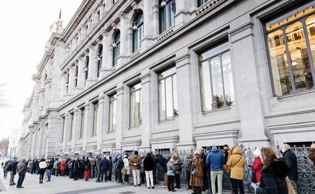 Colas en el Banco de España para comprar Letras del Tesoro/Europa Press