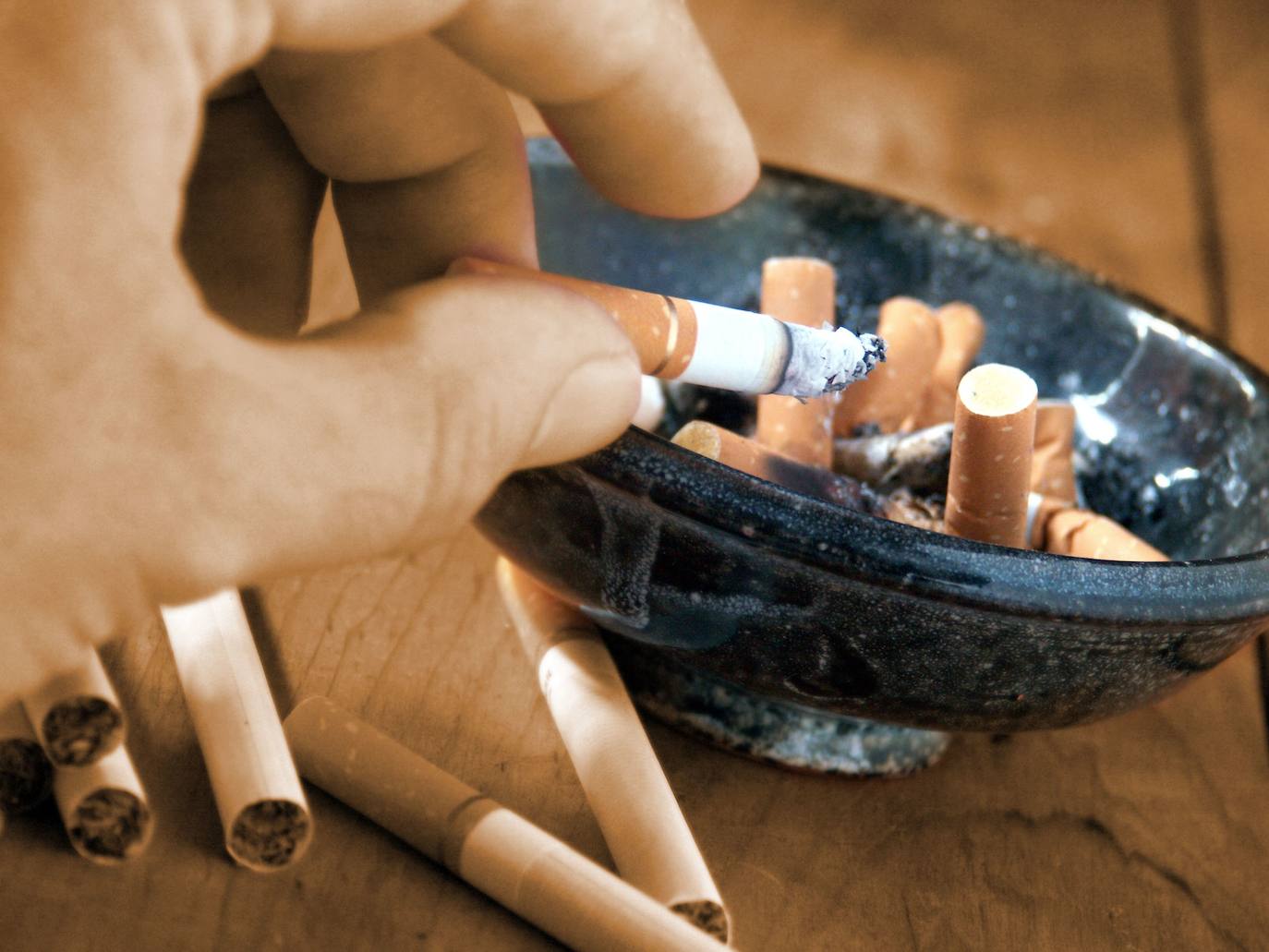 La pospandemia dispara el consumo de cigarrillos, que crece en 416.000 cajetillas