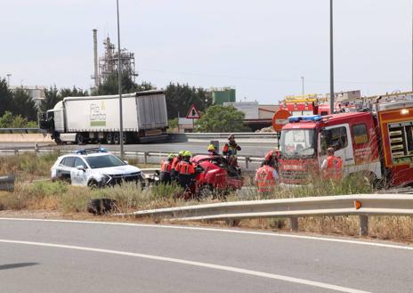 Imagen secundaria 1 - Dos muertos en un accidente de tráfico en la N-232, en el término de Alfaro