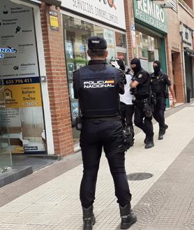 Imagen secundaria 2 - Cinco detenidos tras desmantelar un laboratorio de anfetamina y metanfetamina en el centro de Logroño
