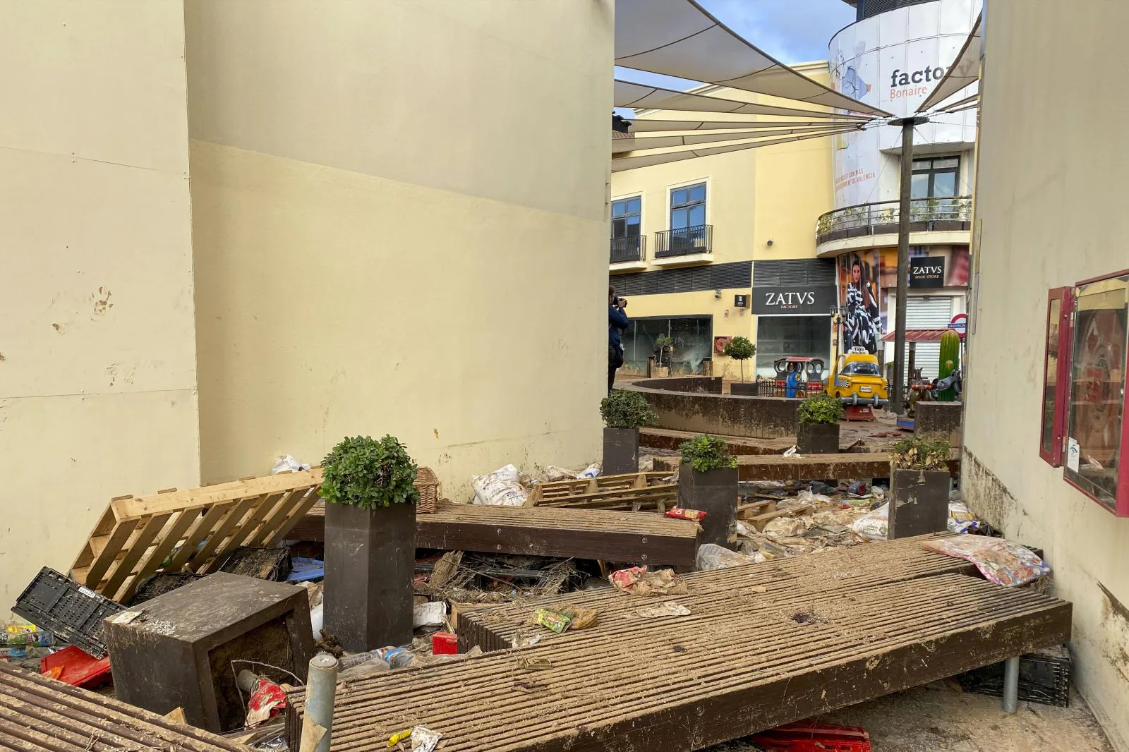 Imagen secundaria 2 - Imágenes del interior del centro comercial.