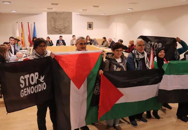 Activistas de Acampada por Palestina.