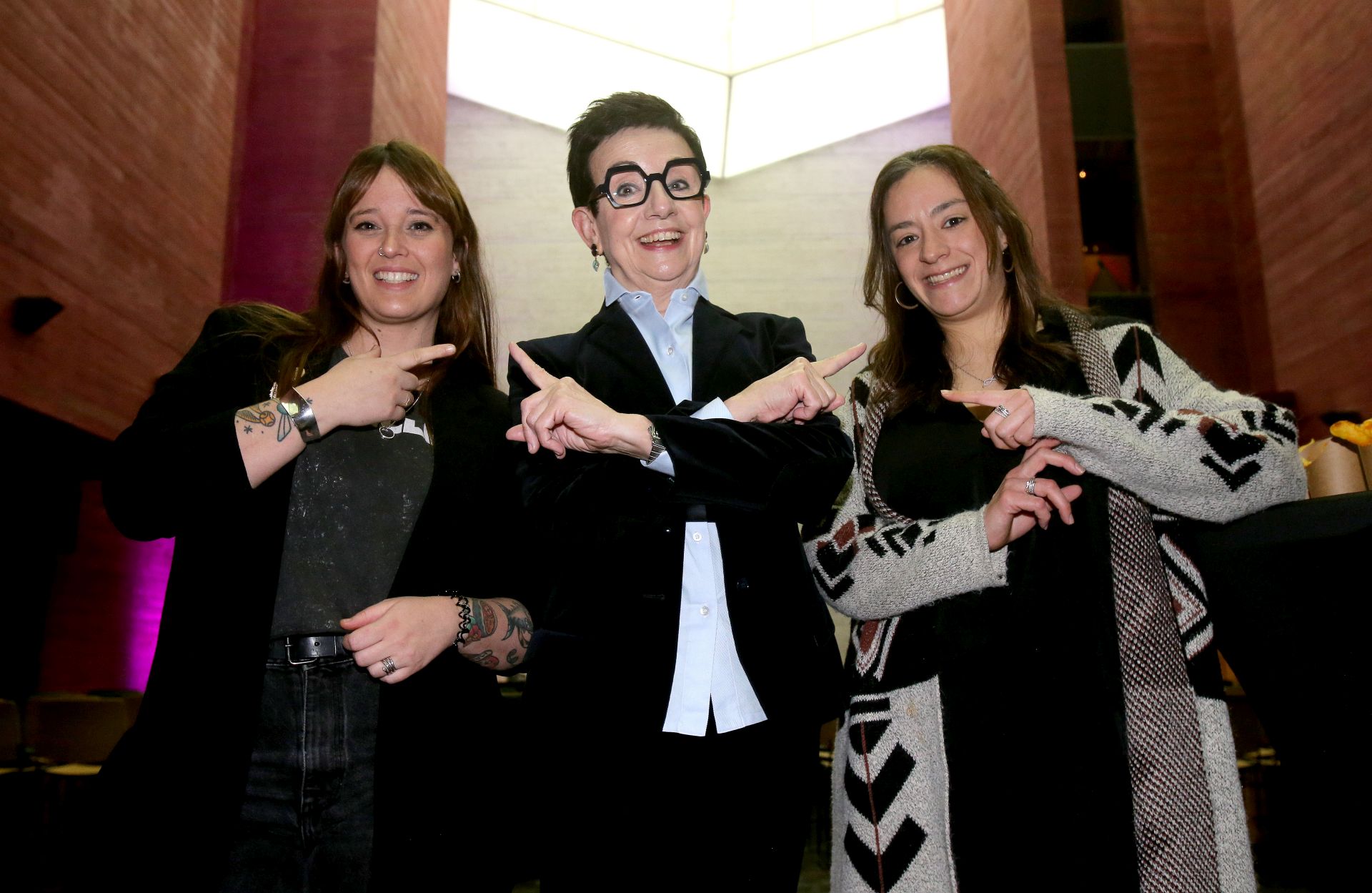 Las Jornadas de la Academia Riojana de Gastronomía reúnen en una charla a Beatriz Fernández, del Arsa, (en la imagen, a la izquierda), Carmen Ruscadella (centro) y Mariana Sánchez, del Ajo Negro.