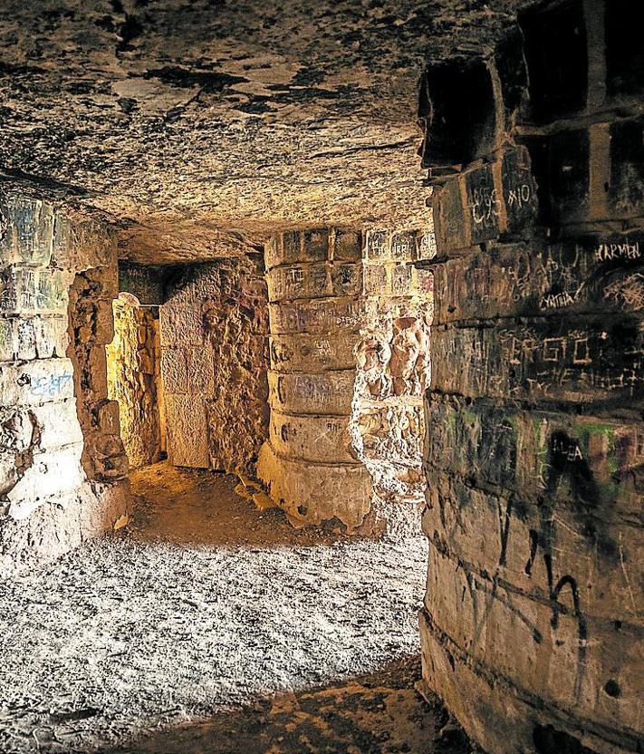 Imagen secundaria 2 - 'Los ojos del Ebro', olvidados y vandalizados