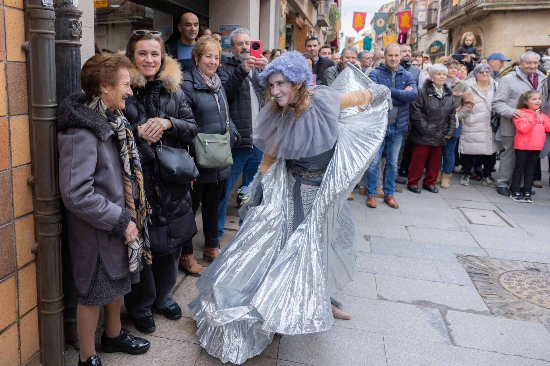 Las Ferias de la Concepción reúnen a miles de visitantes que pasean entre artesanía, música, caballeros, bufones o zíngaras.