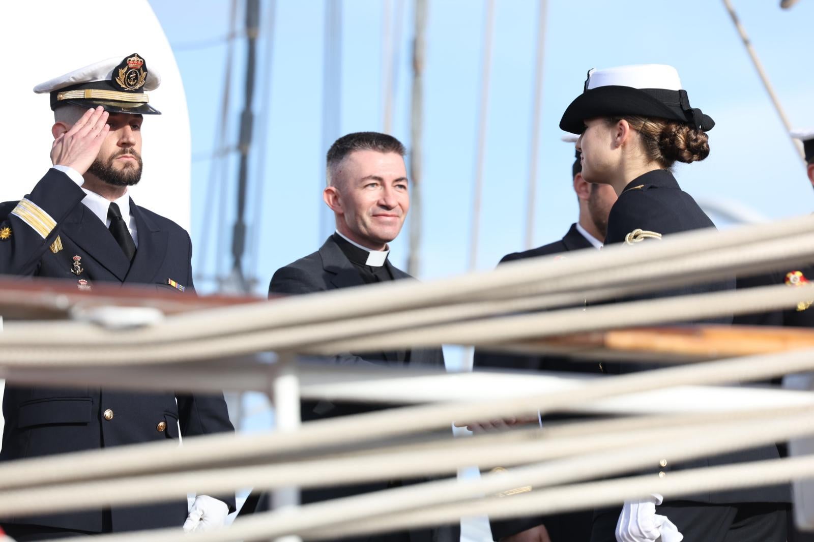 Imagen secundaria 1 - La Princesa Leonor embarca como guardamarina en el Juan Sebastián de Elcano