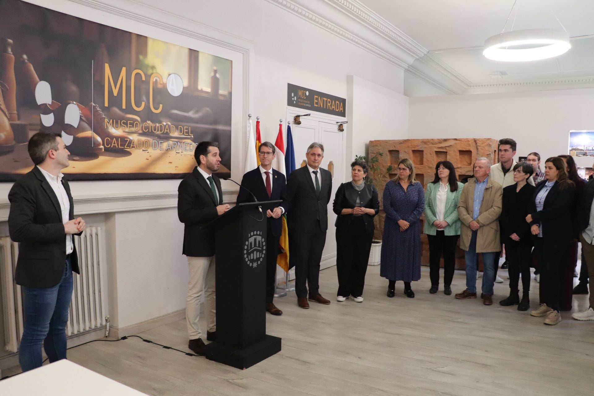 Imagen secundaria 2 - La elección, en junio de 2015, y su último acto, abrir el Museo del Calzado.