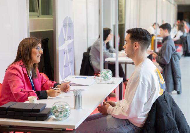 Cristina Rubio (Nidec Arisa) entrevista a Aitor Fernández.