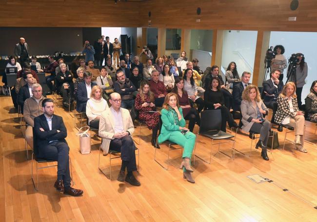Público en el Foro Radio Rioja, donde ha participado Elma Saiz.