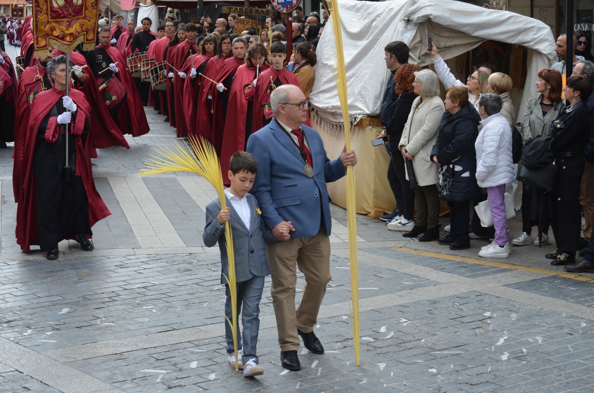 La Borriquilla recorre las calles de Calahorra