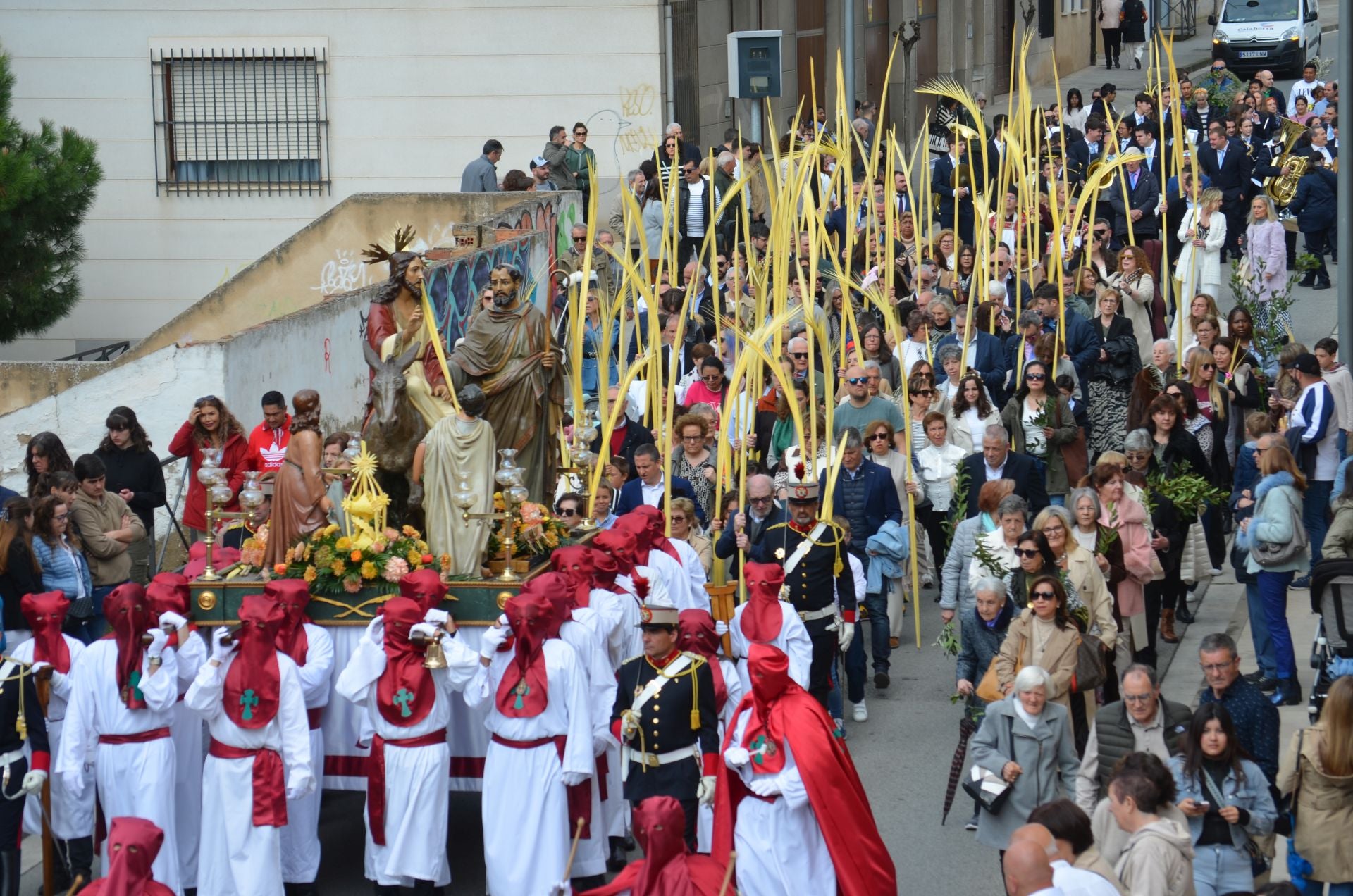 La Borriquilla recorre las calles de Calahorra