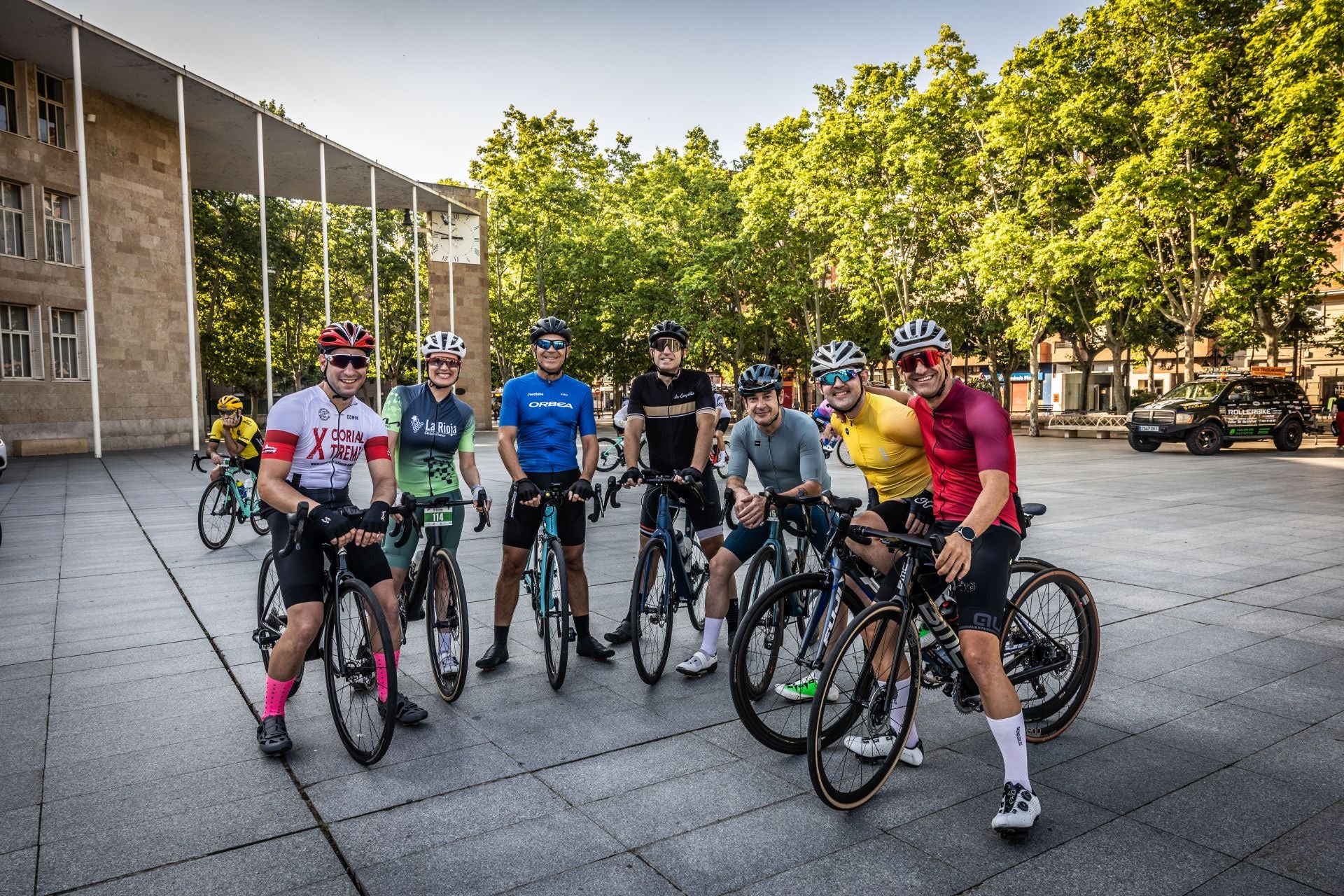 El cicloturismo le planta cara al calor