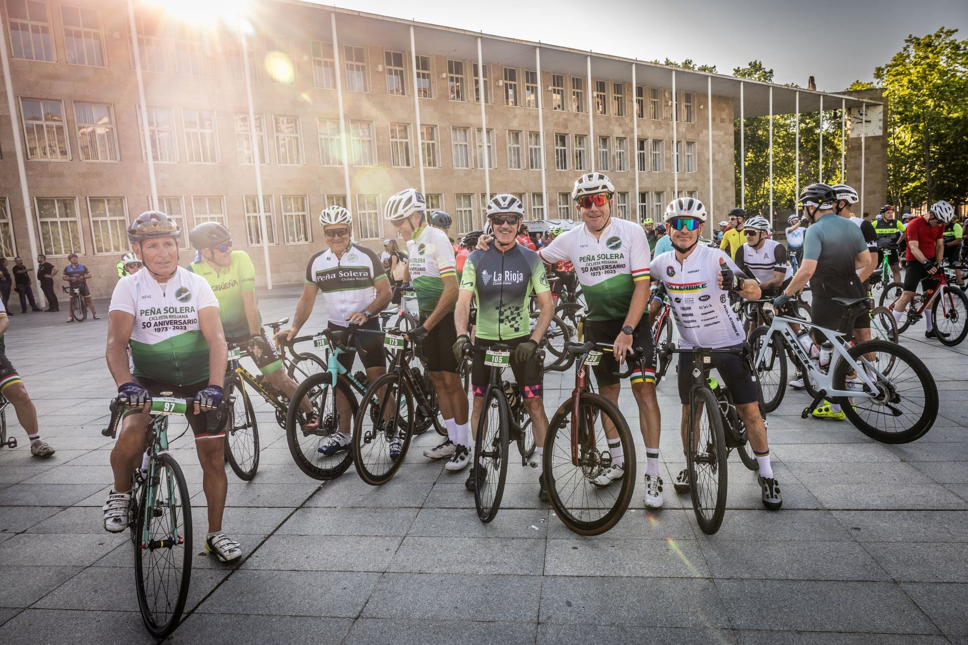 El cicloturismo le planta cara al calor