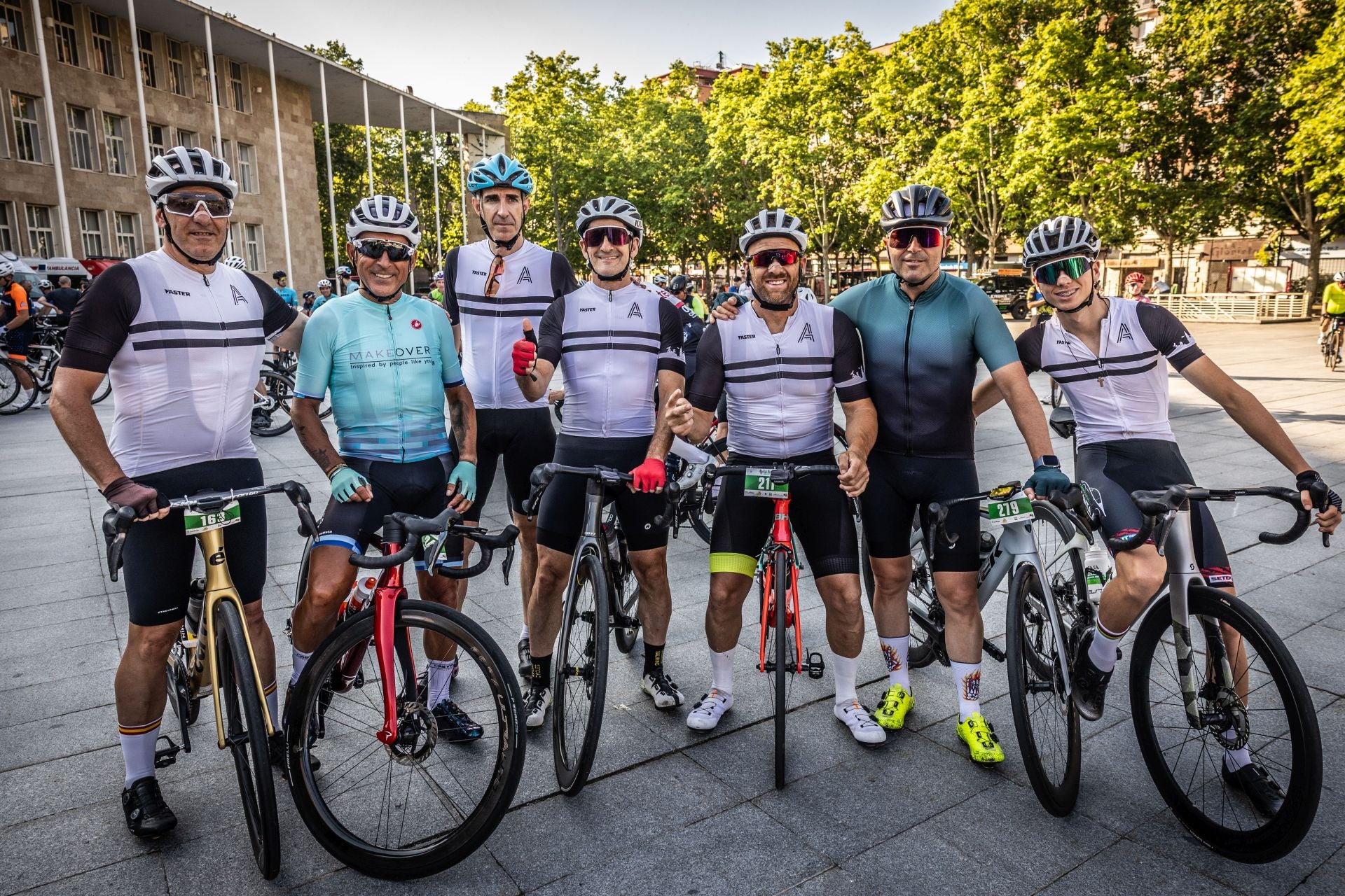El cicloturismo le planta cara al calor