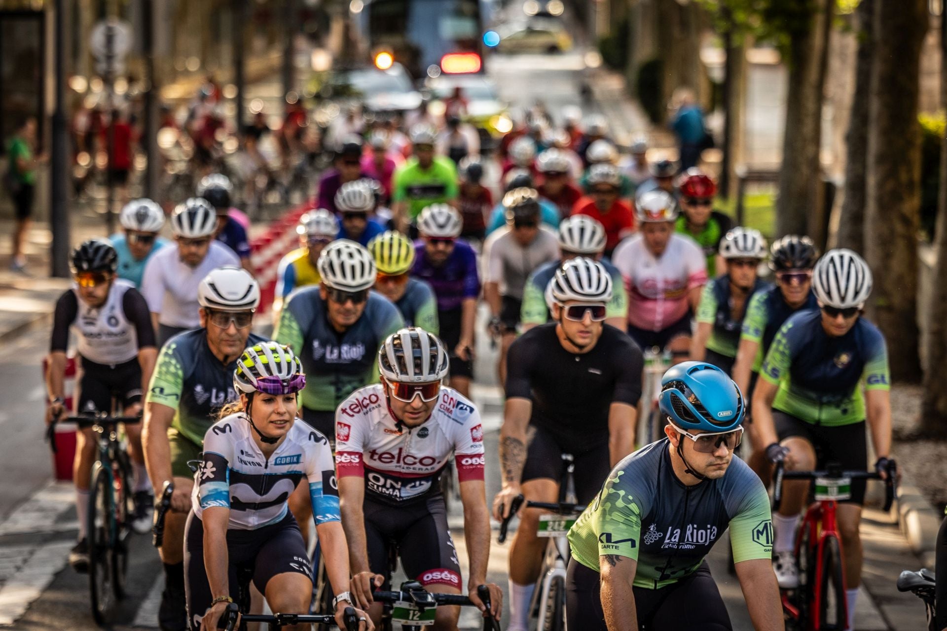 El cicloturismo le planta cara al calor