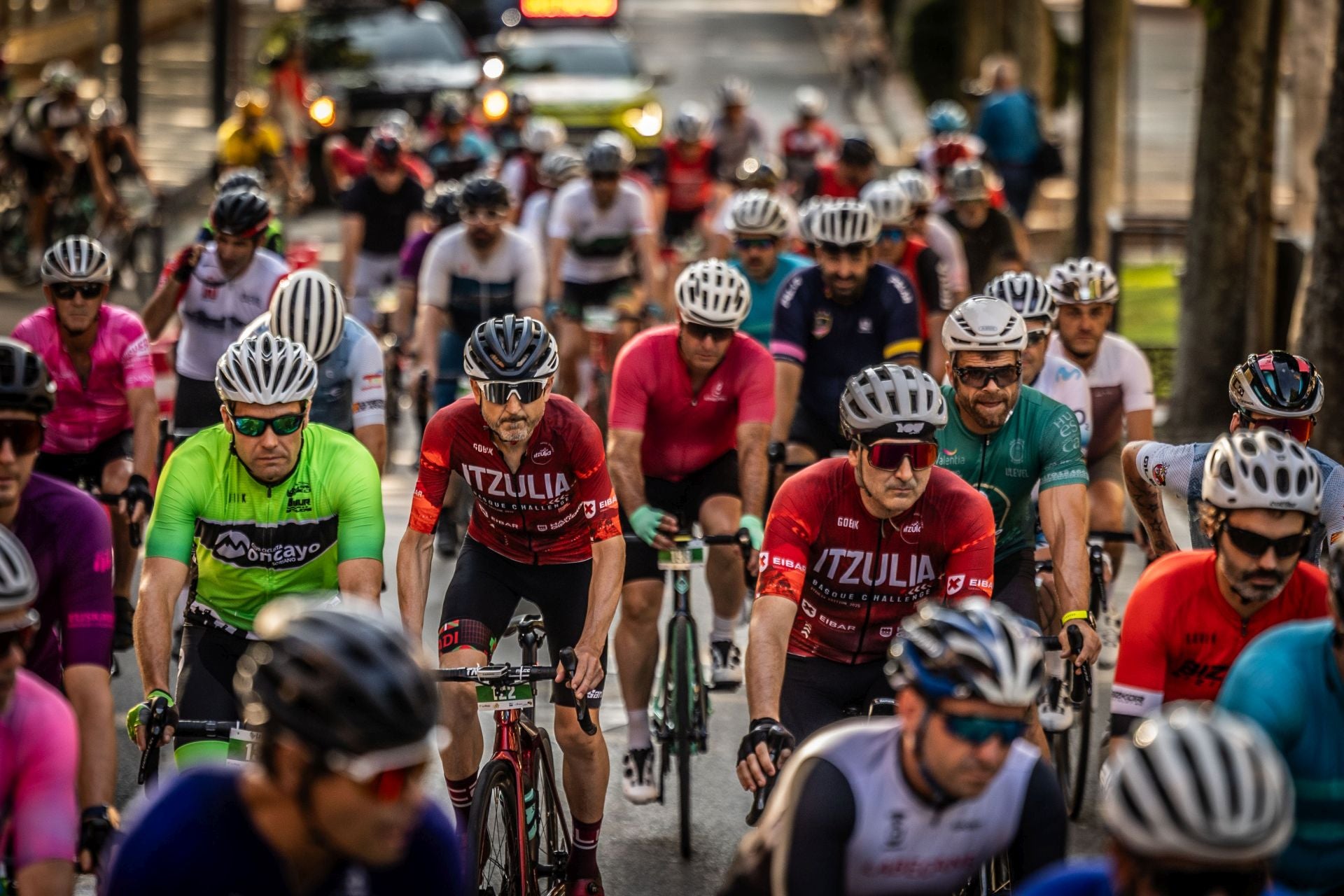 El cicloturismo le planta cara al calor