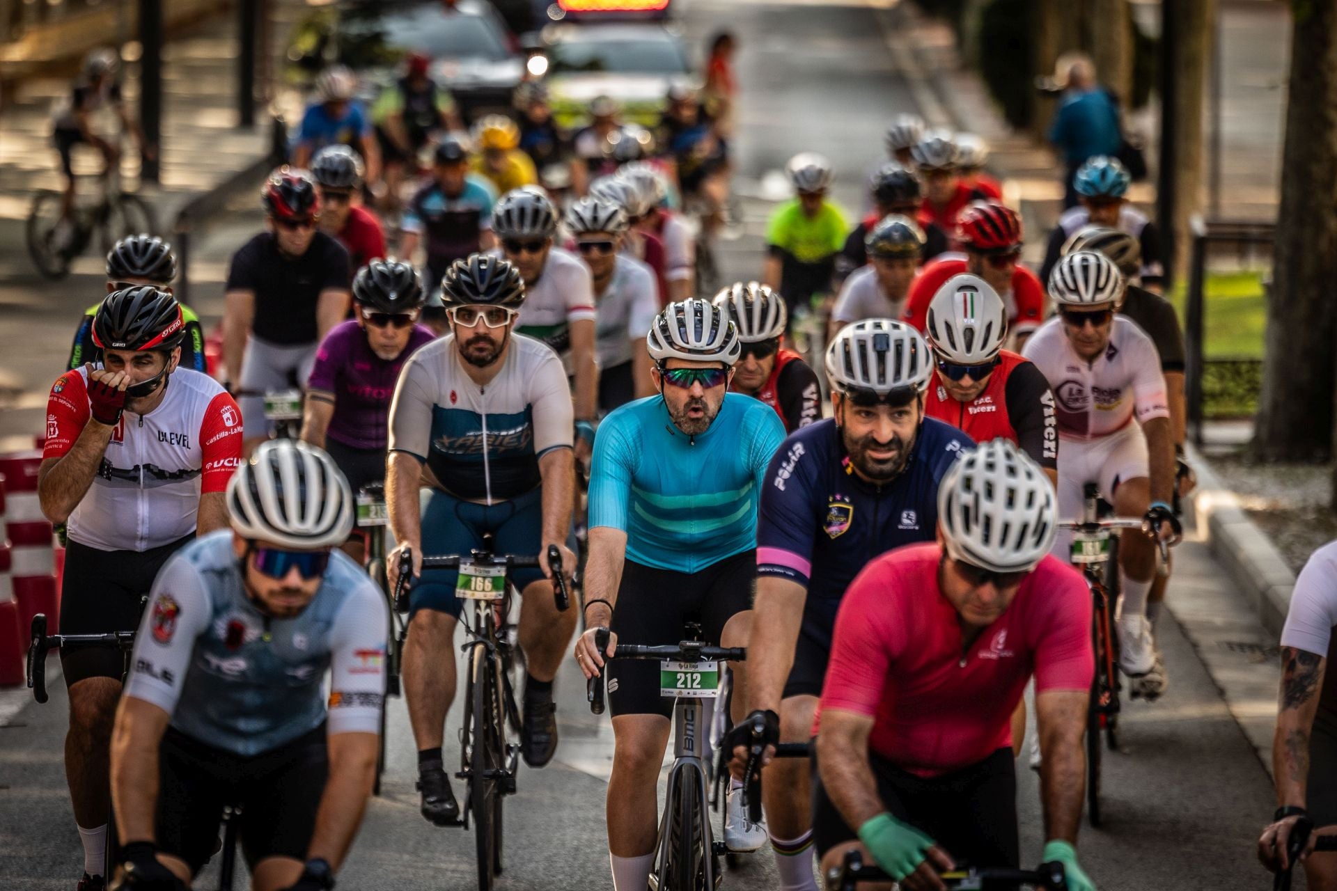 El cicloturismo le planta cara al calor