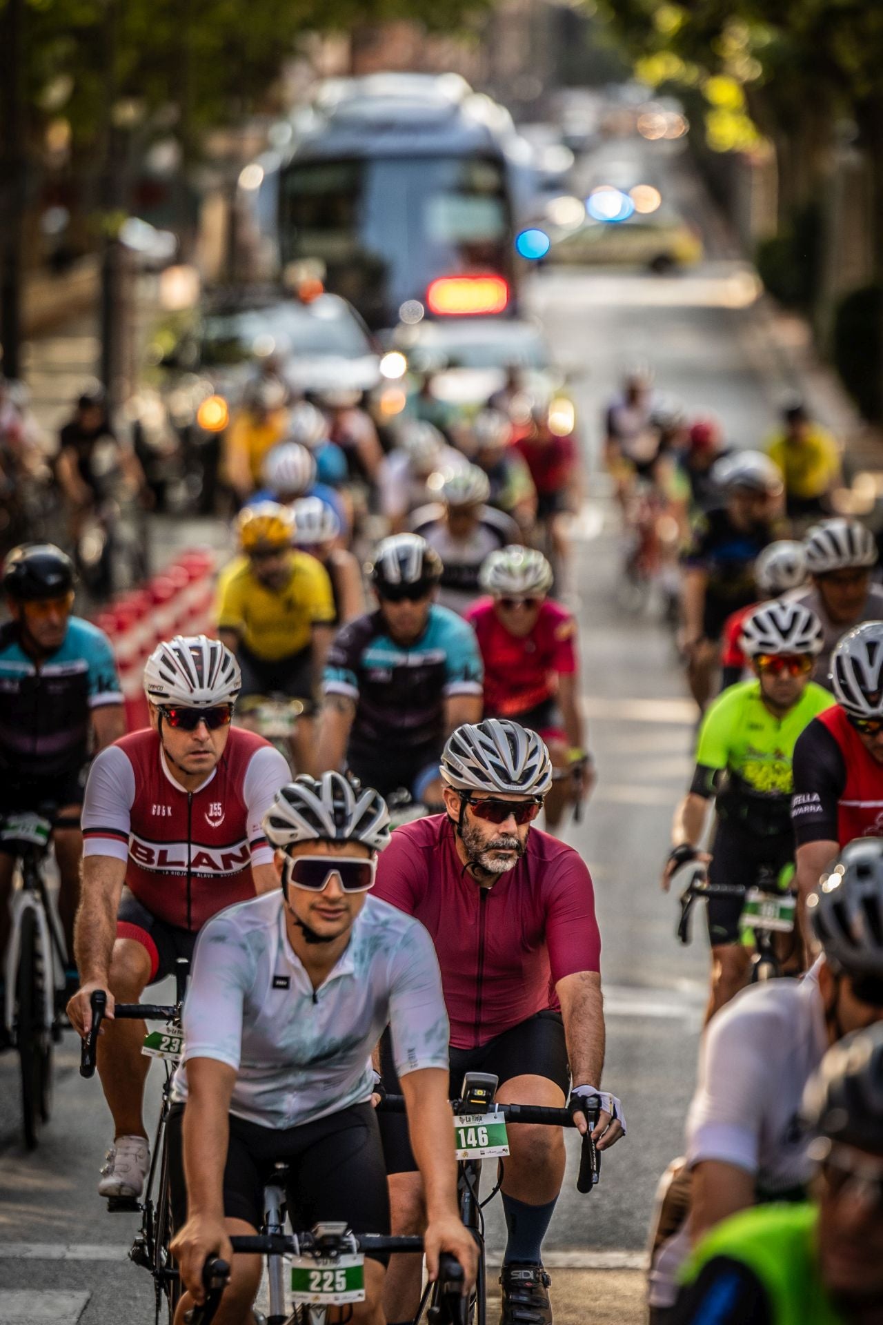 El cicloturismo le planta cara al calor
