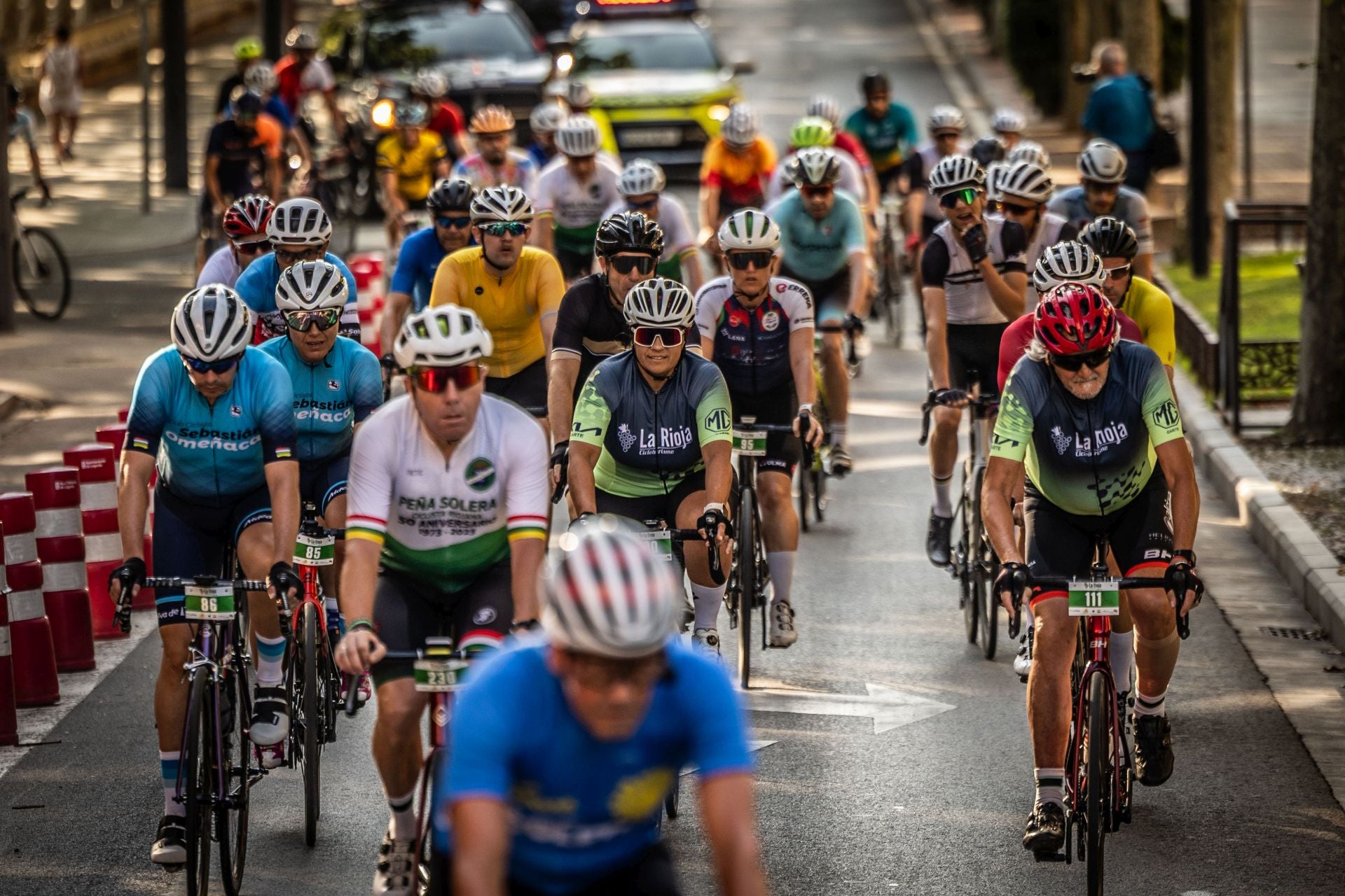 El cicloturismo le planta cara al calor