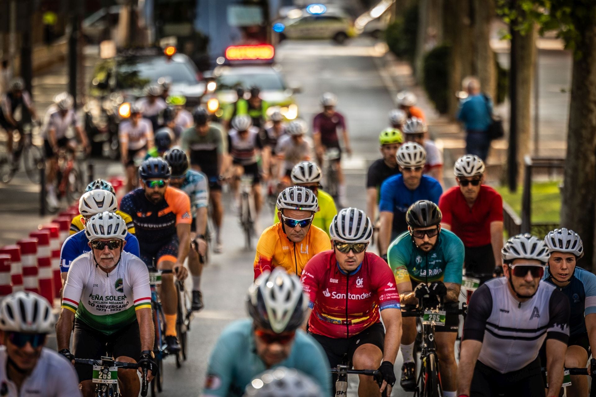 El cicloturismo le planta cara al calor