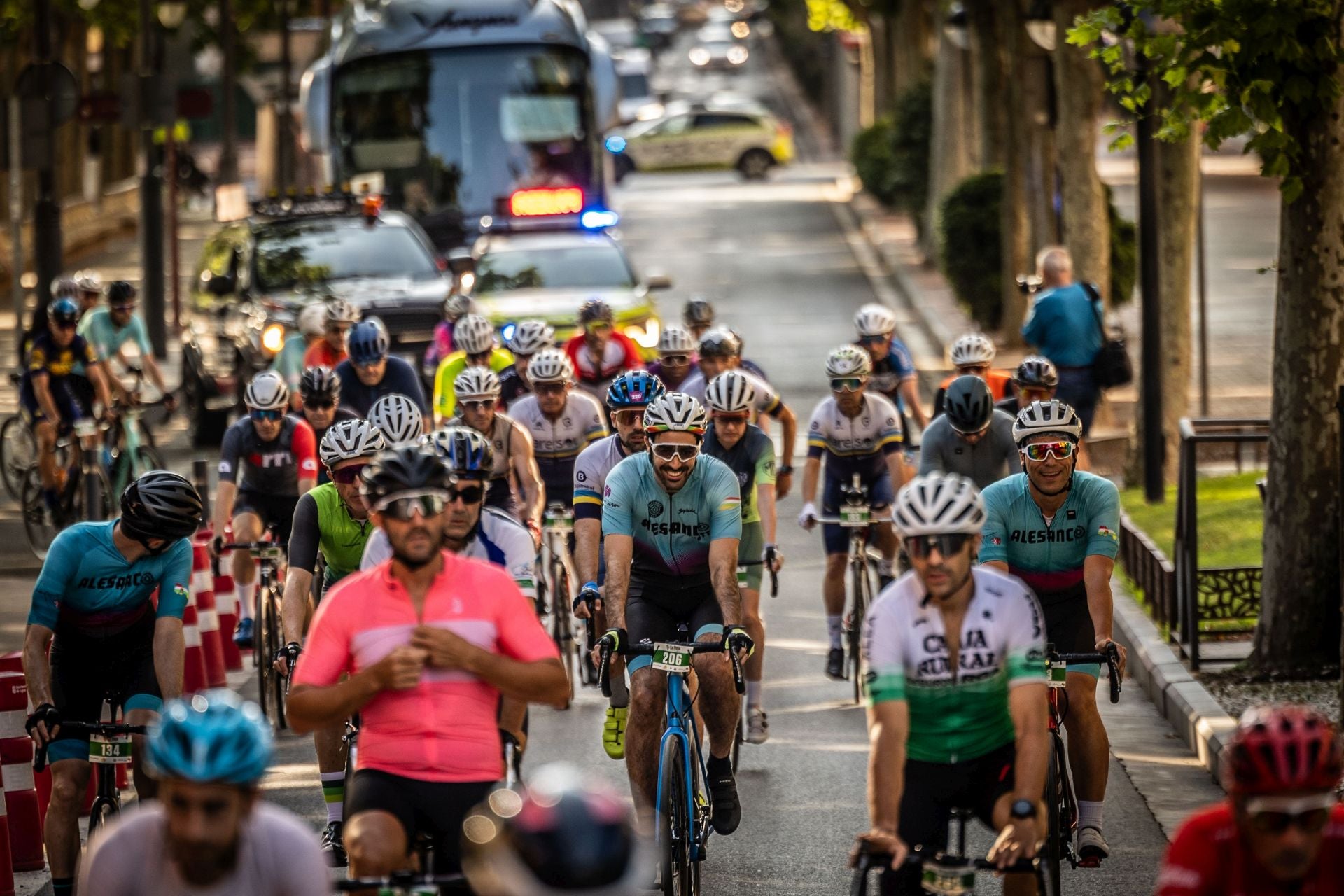 El cicloturismo le planta cara al calor