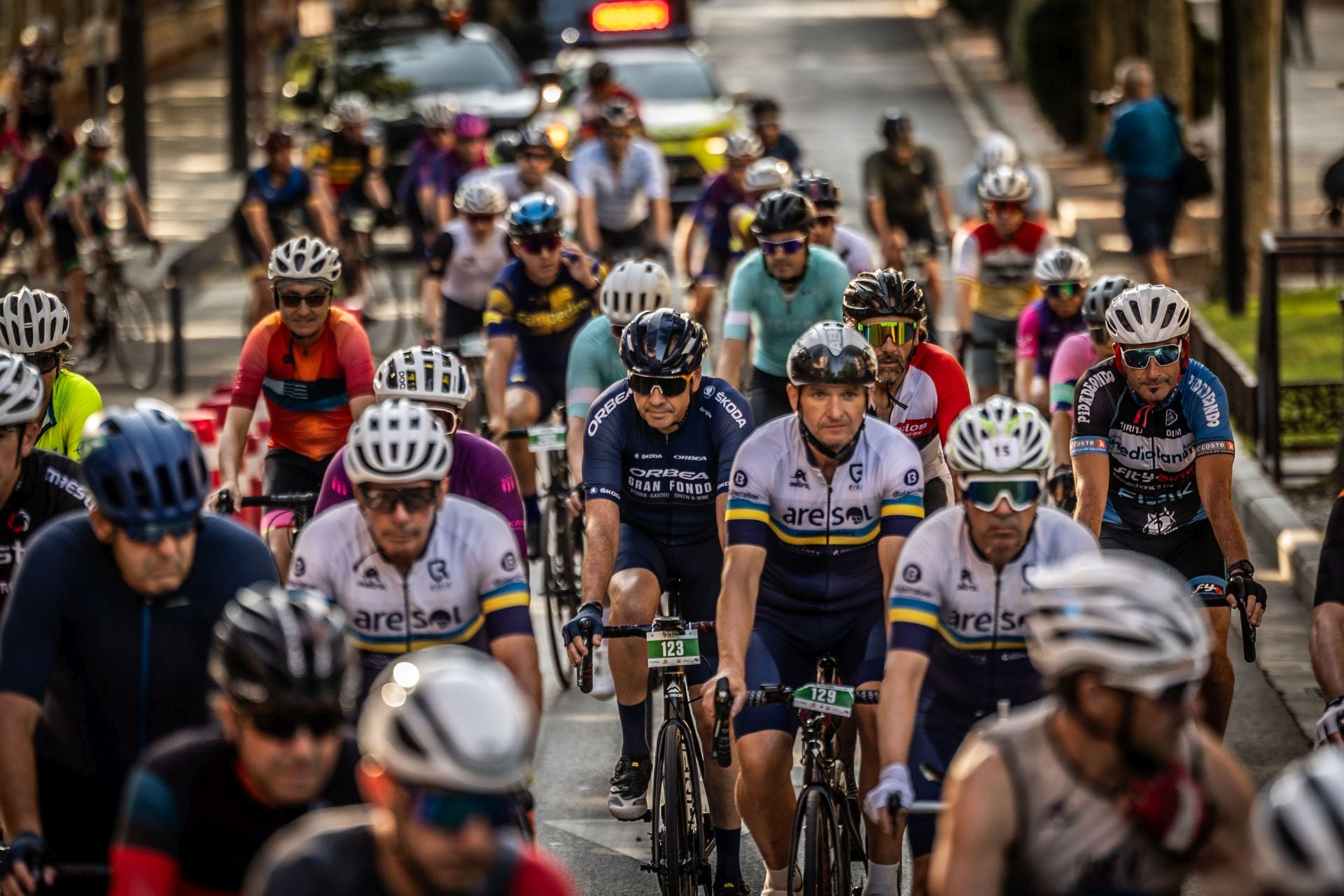 El cicloturismo le planta cara al calor