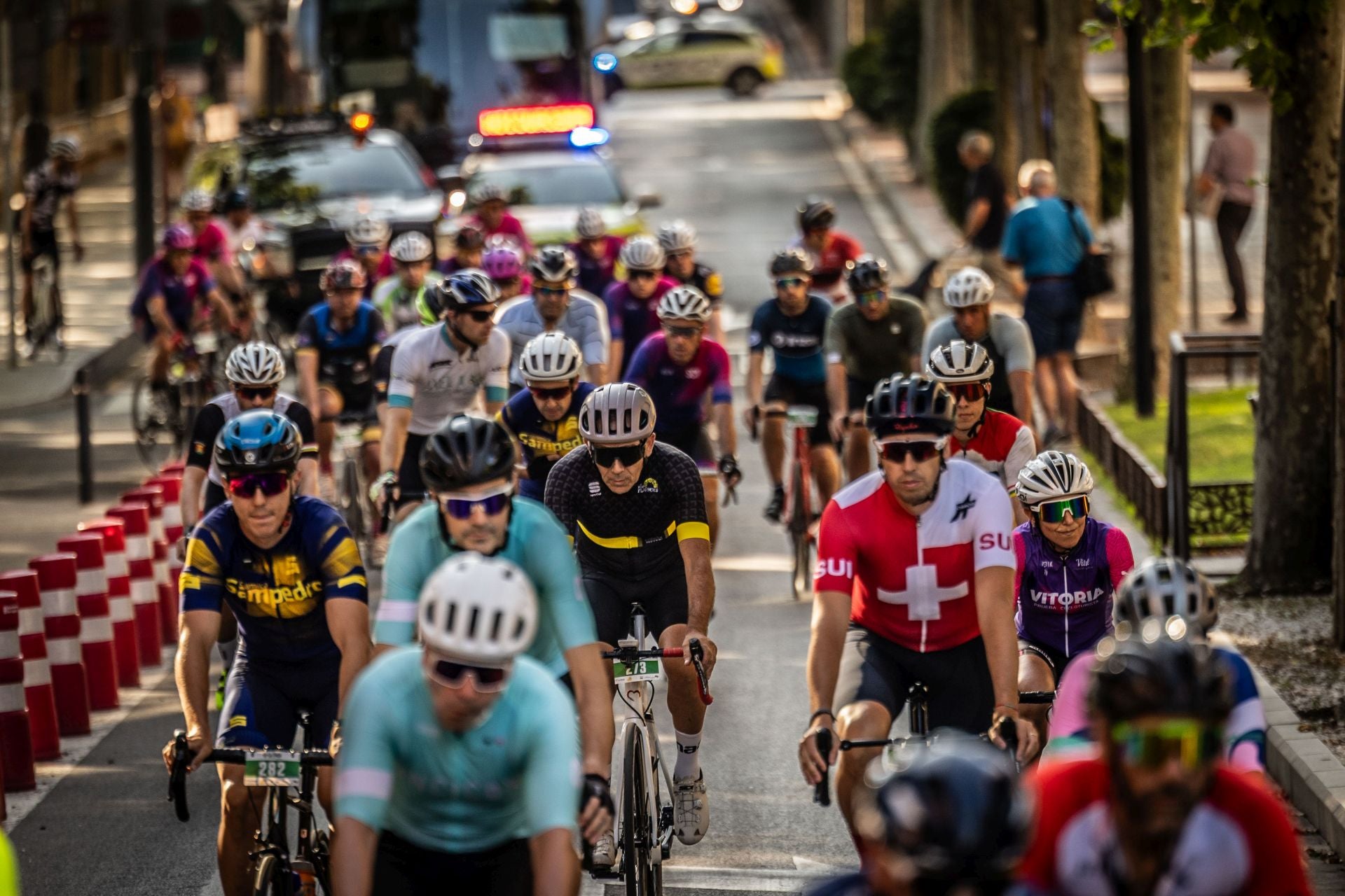El cicloturismo le planta cara al calor