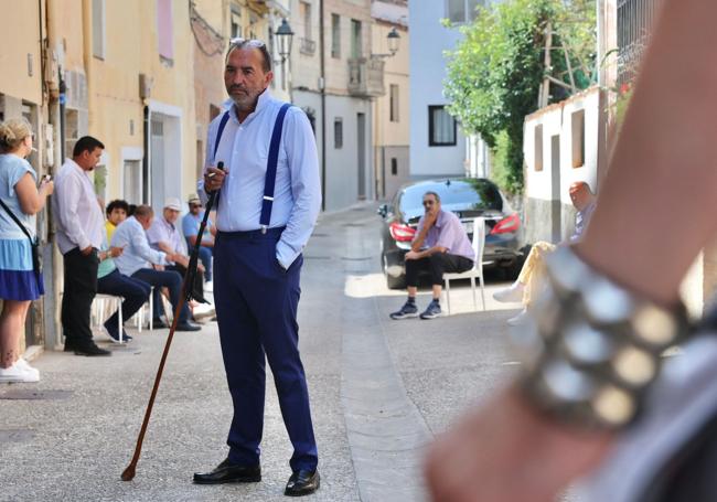 Alfredo Amador Gabarri posa en la calle San juan de Navarrete.