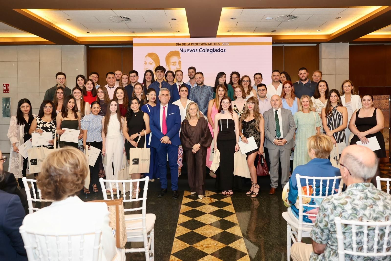 La velada también fue una oportunidad para darle la bienvenida a los nuevos colegiados.