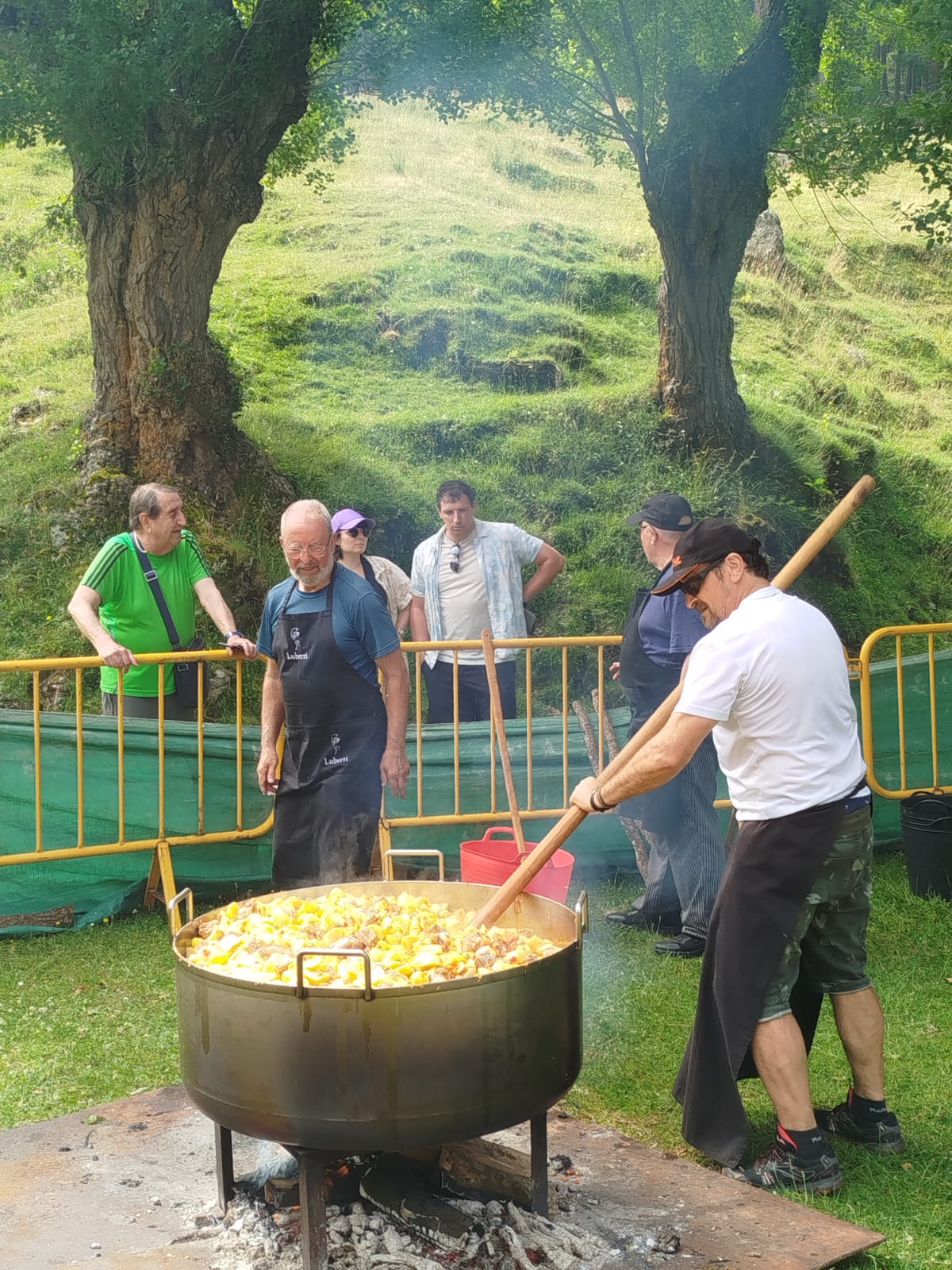 Lomos de Orios cumple con la tradición de la Caridad Grande