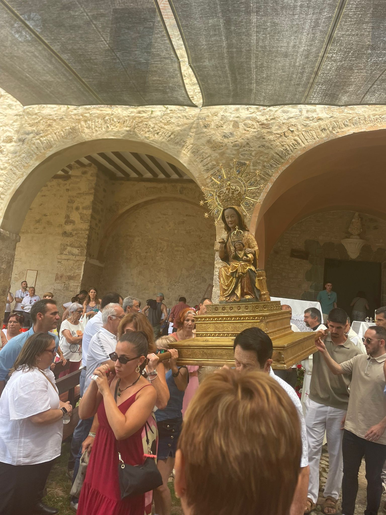 Lomos de Orios cumple con la tradición de la Caridad Grande
