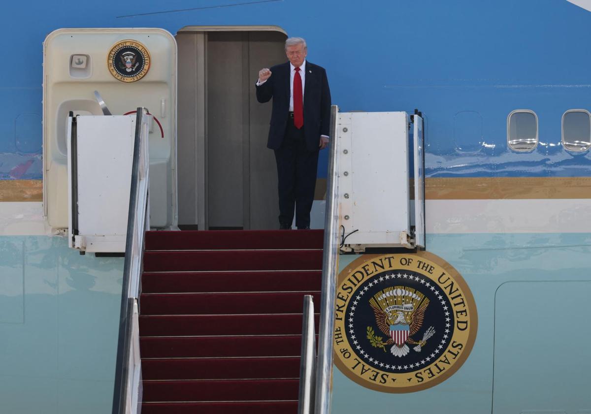 Imagen principal - Trump se dirige al Parlamento hebreo para hablar de «paz»