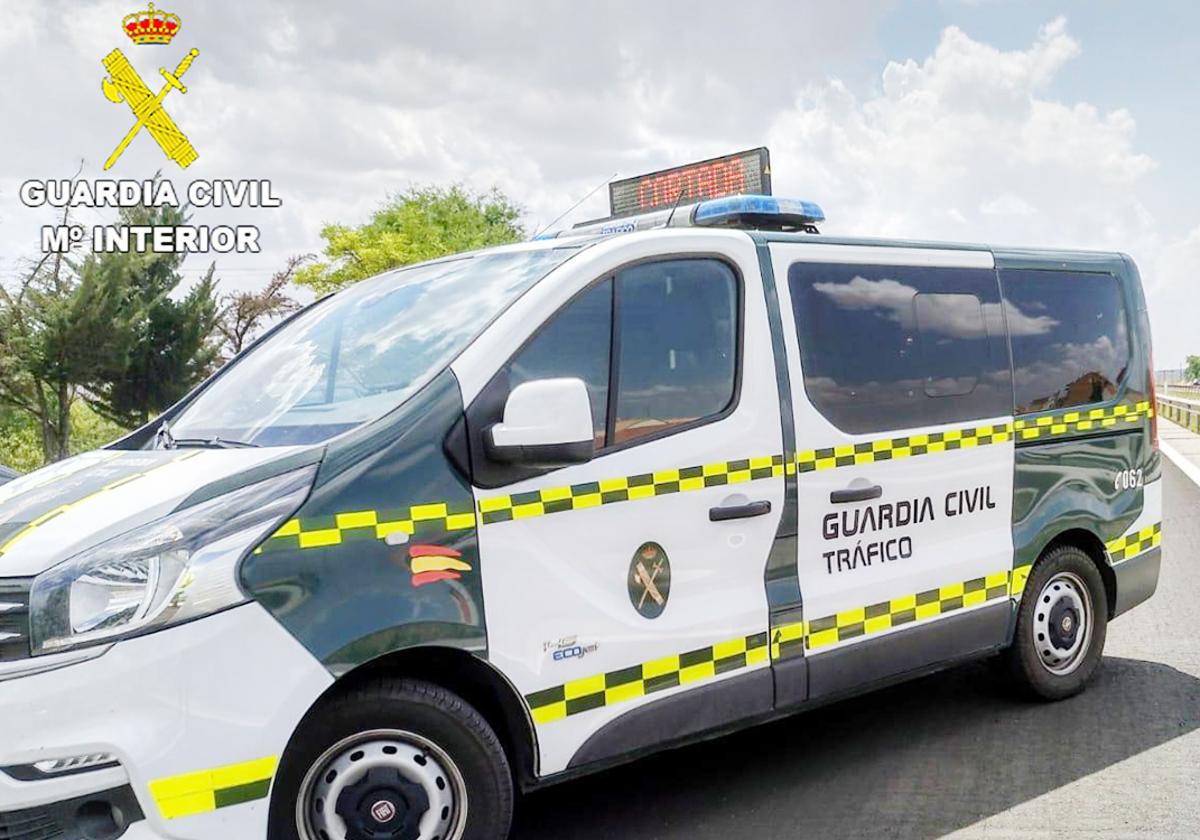 Una furgoneta de la Guardia Civil