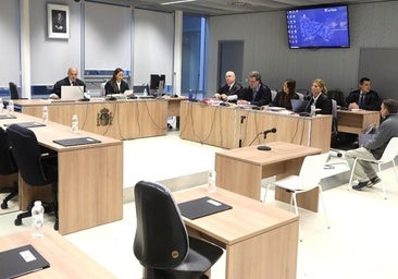 «Nadie se suicida con seis puñaladas profundas en el cuerpo», apunta el fiscal
